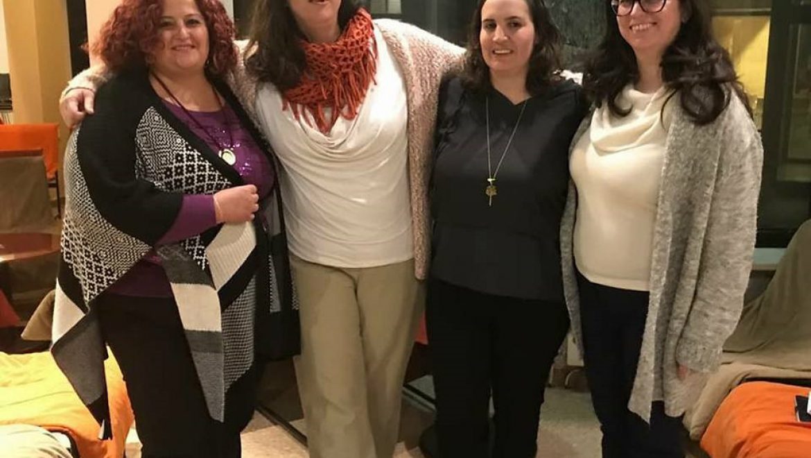 אמהות מתנדבות מעניקות אוזן קשבת לאימהות המתמודדות עם קושי רגשי ו/או דיכאון לאחר הלידה